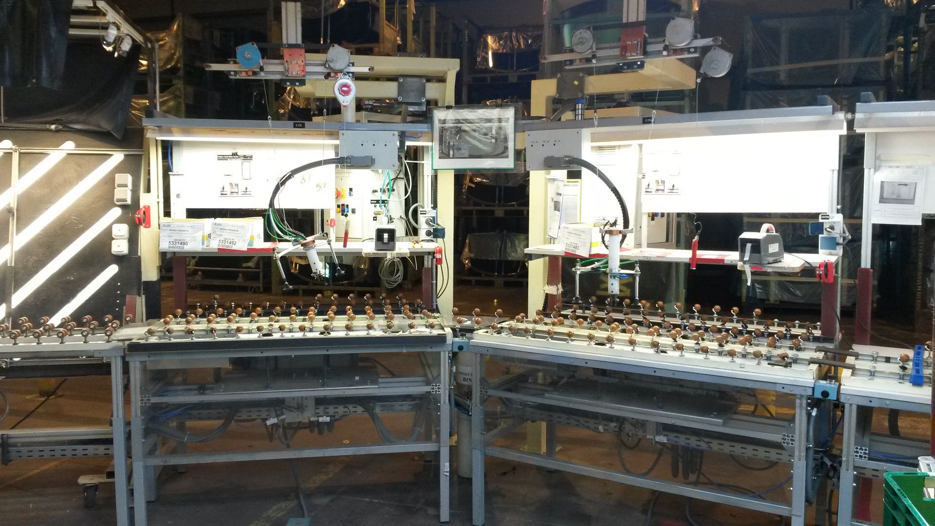 Table rétro éclairé ergonomique avec solution système de soudure - ZeliTec