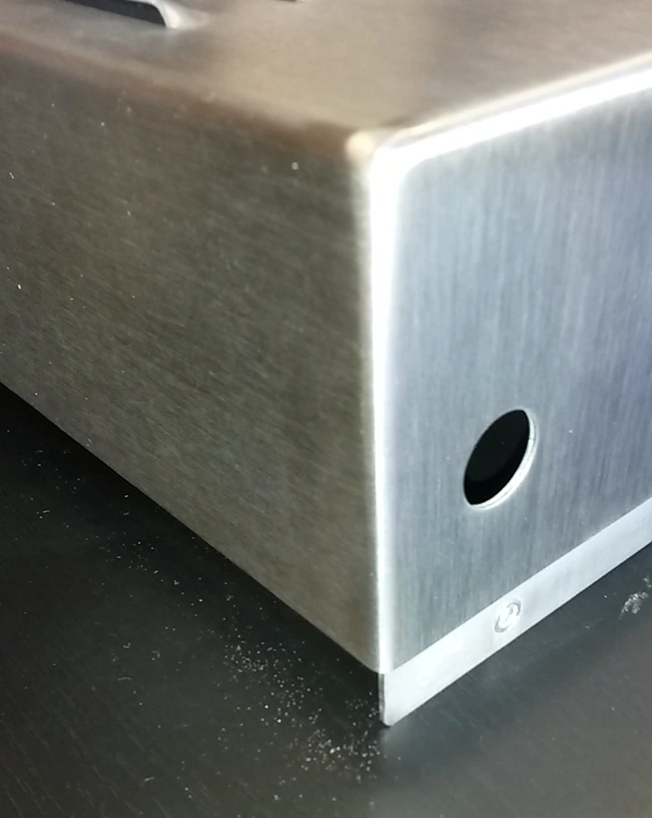 Détail d'un pliage en bout de boîtier Détail d'un pliage en bout de boîtier - ZeliTec